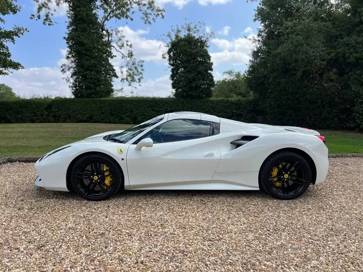 Ferrari 488 2020 photo 3
