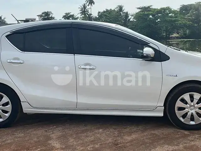 Toyota Aqua 2013 photo 5