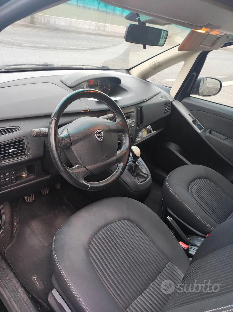 Lancia Musa 2010 photo 2