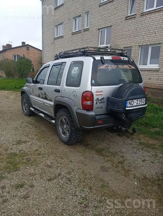 Jeep Cherokee 2003 photo 3