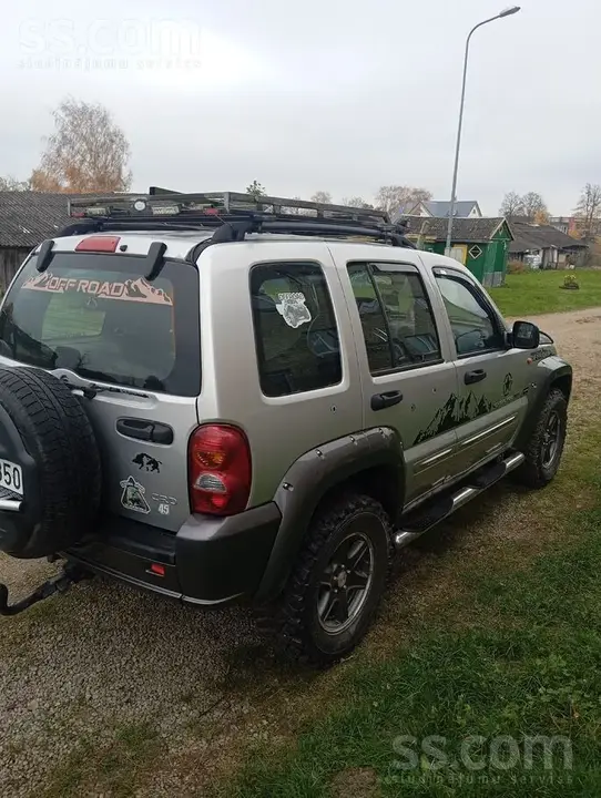 Jeep Cherokee 2003 photo 4