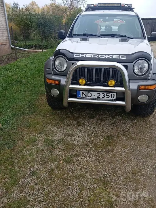 Jeep Cherokee 2003 photo 2