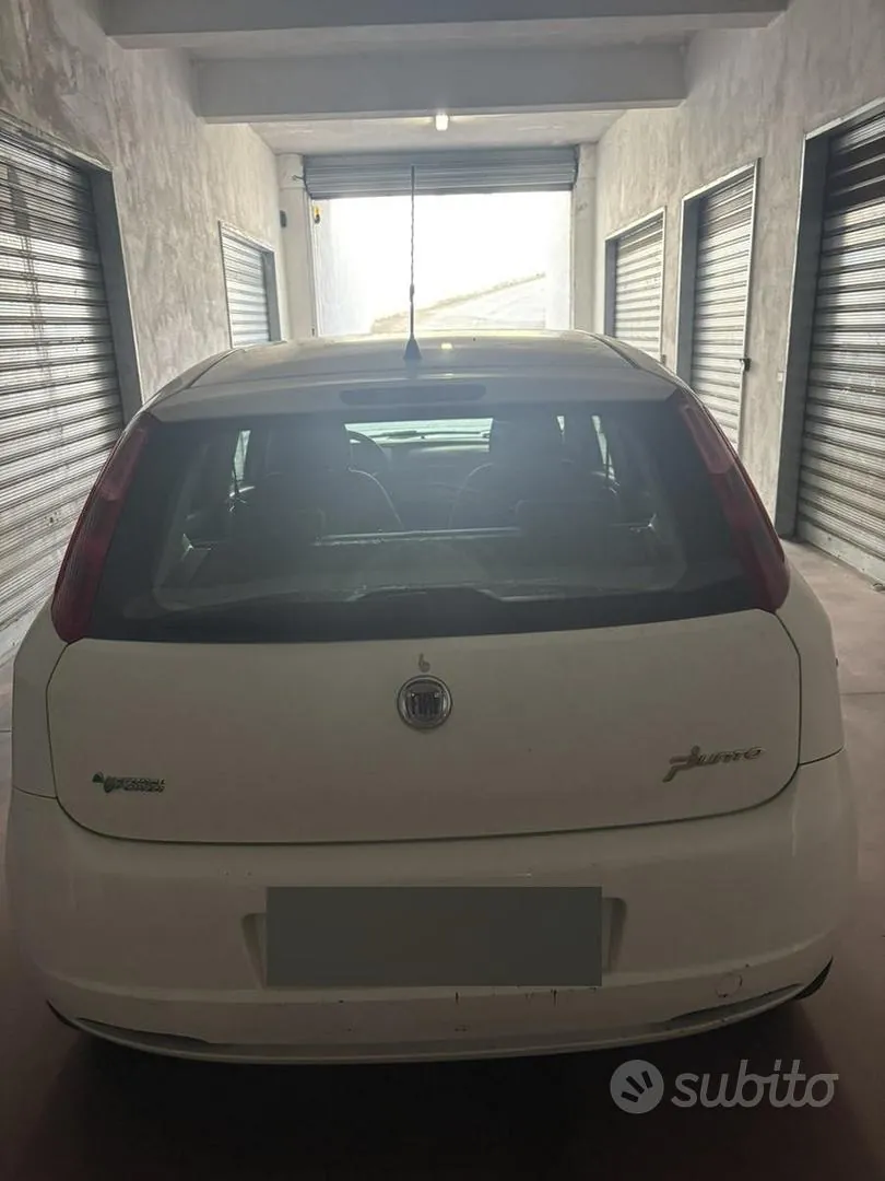 Fiat Grande Punto 2008 photo 2