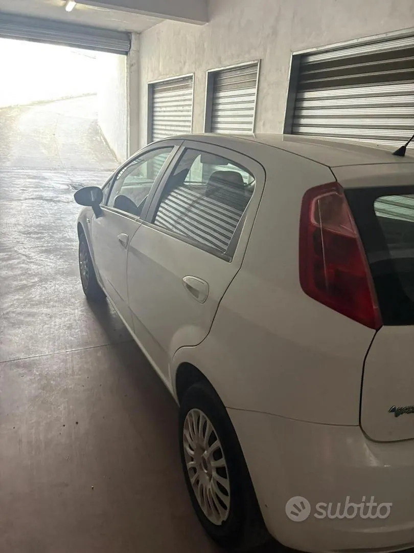 Fiat Grande Punto 2008 photo 4