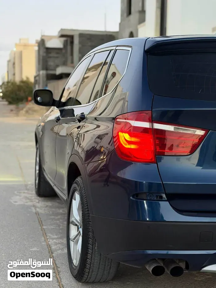 BMW 5 Series 2012 photo 2