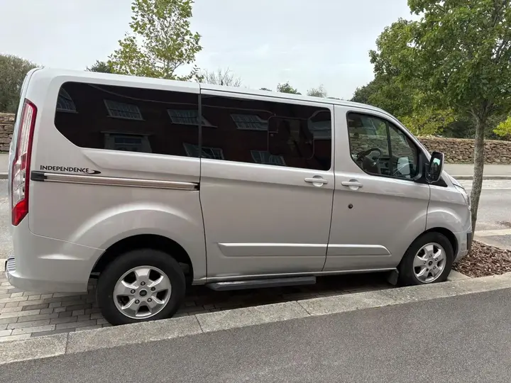 Ford Tourneo Custom 2018 photo 2