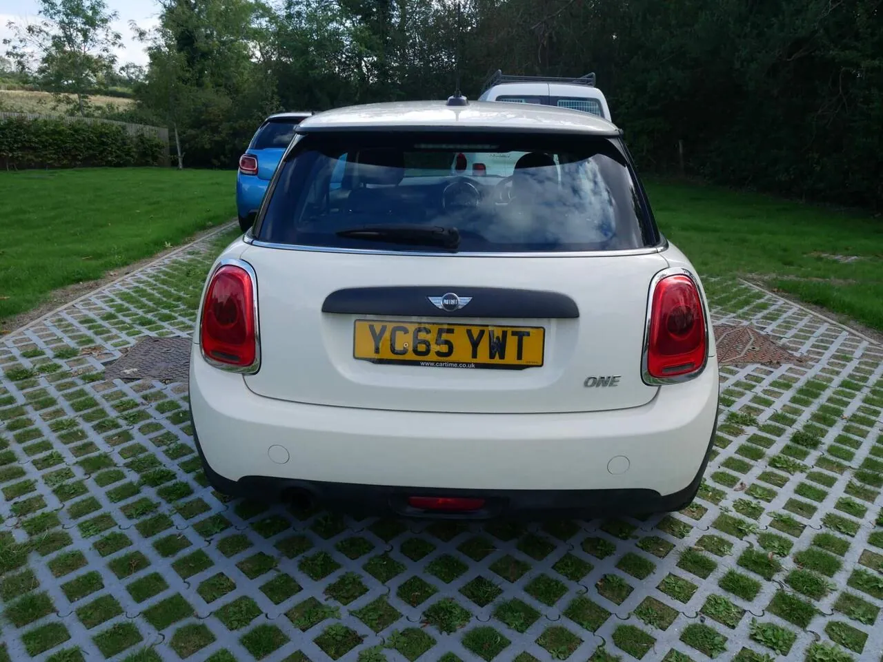 Mini One 2015 photo 2