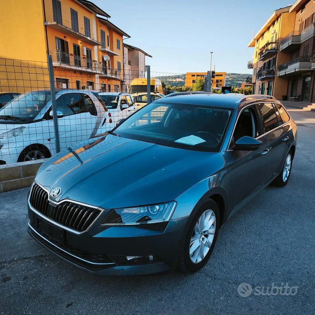 Skoda Superb 2019 photo 3
