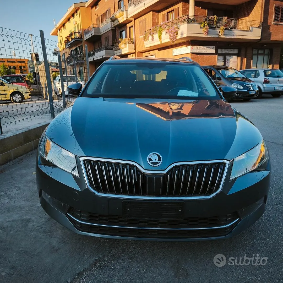 Skoda Superb 2019 photo 4