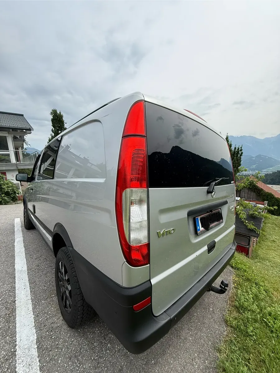 Mercedes-Benz Vito 2011 photo 2