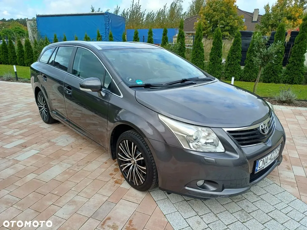 Toyota Avensis 2010 photo 3