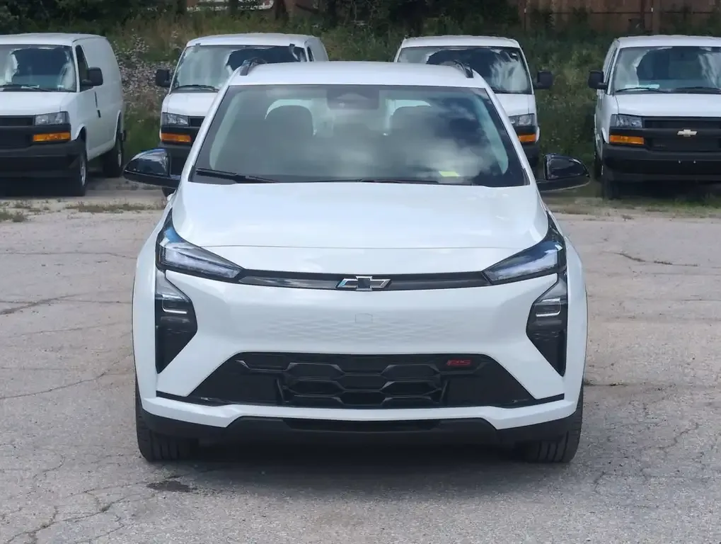 Chevrolet Bolt 2027 photo 3
