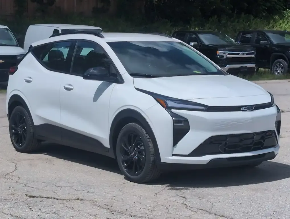Chevrolet Bolt 2027 photo 2