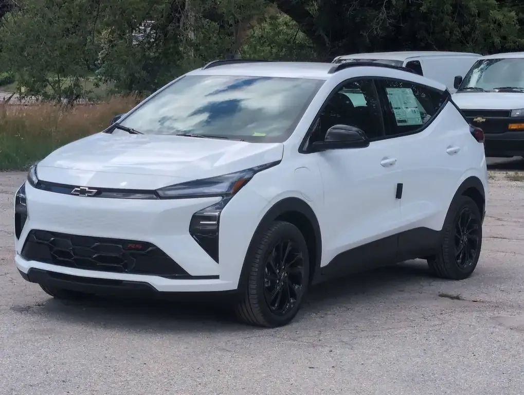 Chevrolet Bolt 2027 photo 4