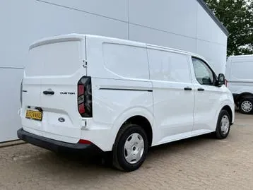 Ford Transit Custom 2024 photo 3