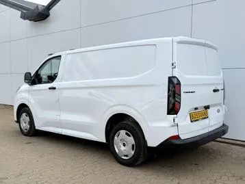 Ford Transit Custom 2024 photo 2