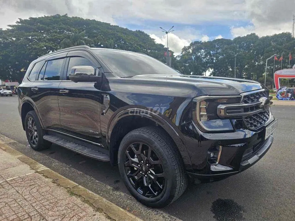 Ford Everest 2024 photo 2