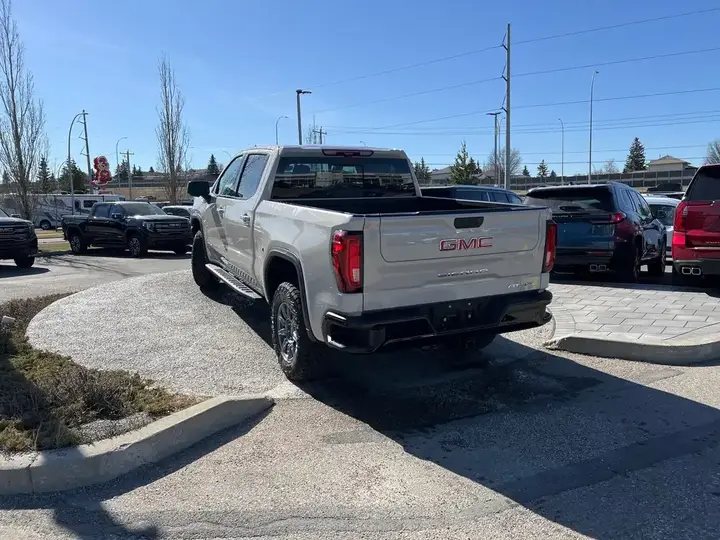 GMC Sierra 1500 2026 photo 3