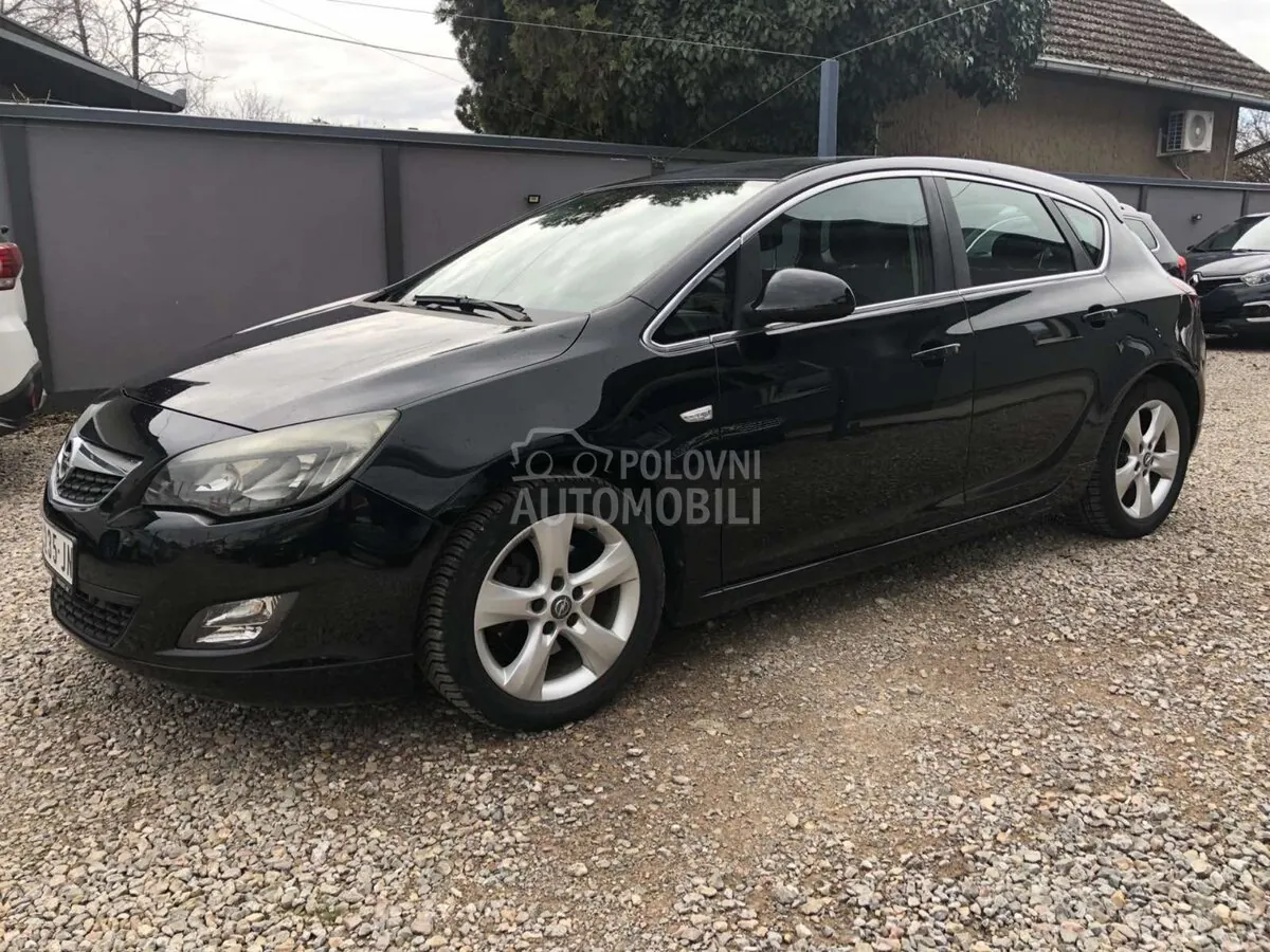 Opel Astra J