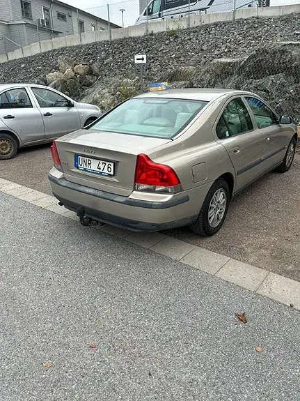 Volvo S60 2004 photo 2