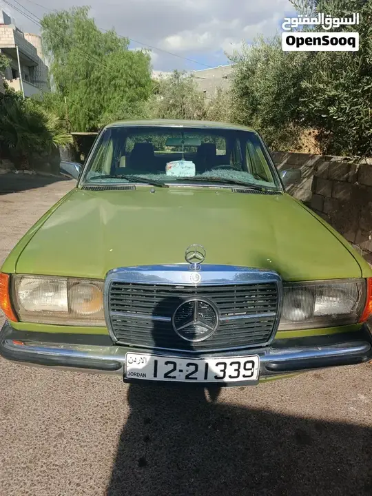 Mercedes-Benz E-Class 1982 photo 4