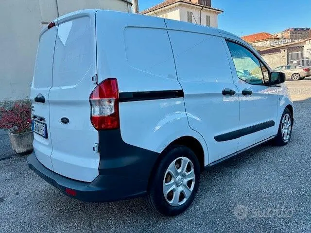 Ford Transit Courier 2020 photo 3