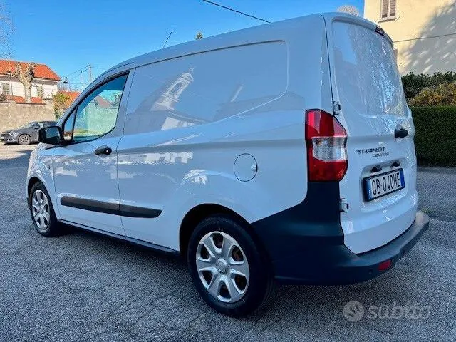 Ford Transit Courier 2020 photo 2