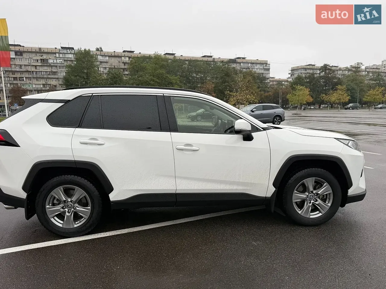 Toyota Rav4 2023 photo 3