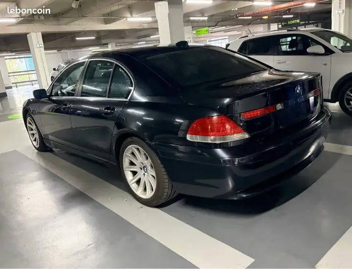 BMW 7 Series 2004 photo 2