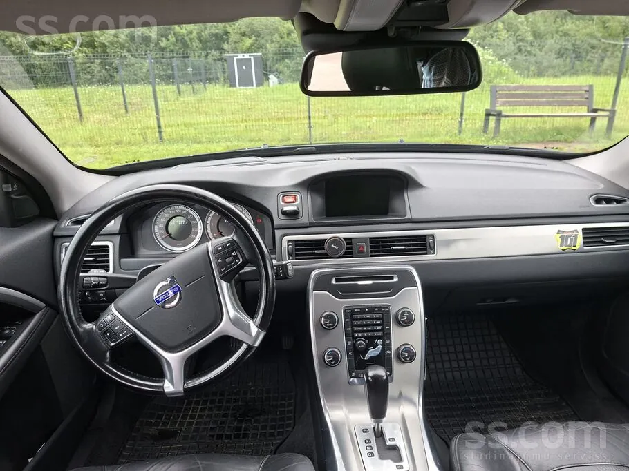 Volvo V70 2012 photo 4