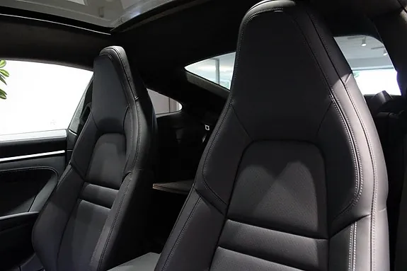 Porsche 911 Carrera 2025 photo 4