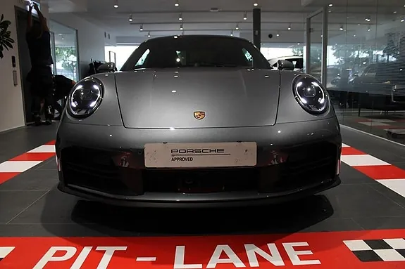 Porsche 911 Carrera 2025 photo 5