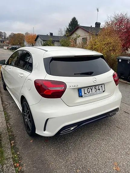 Mercedes-Benz A 180 2016 photo 2