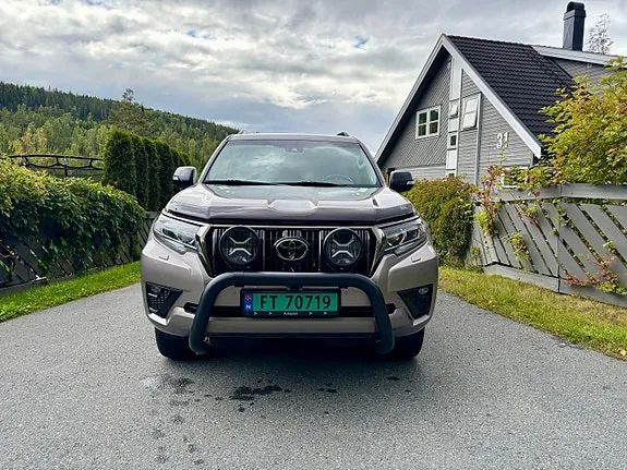 Toyota Land Cruiser 2022 photo 2