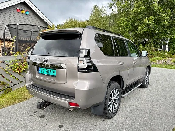 Toyota Land Cruiser 2022 photo 5