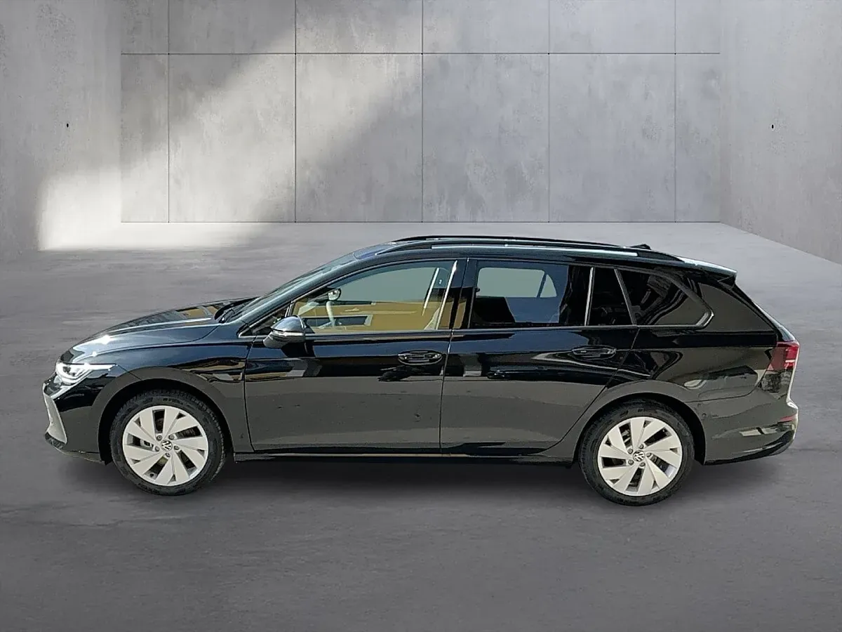 Volkswagen Golf 2026 photo 2