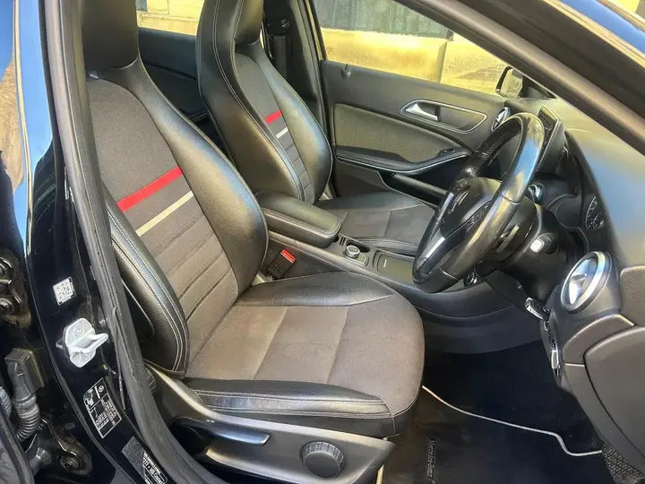 Mercedes-Benz A-Class 2015 photo 2
