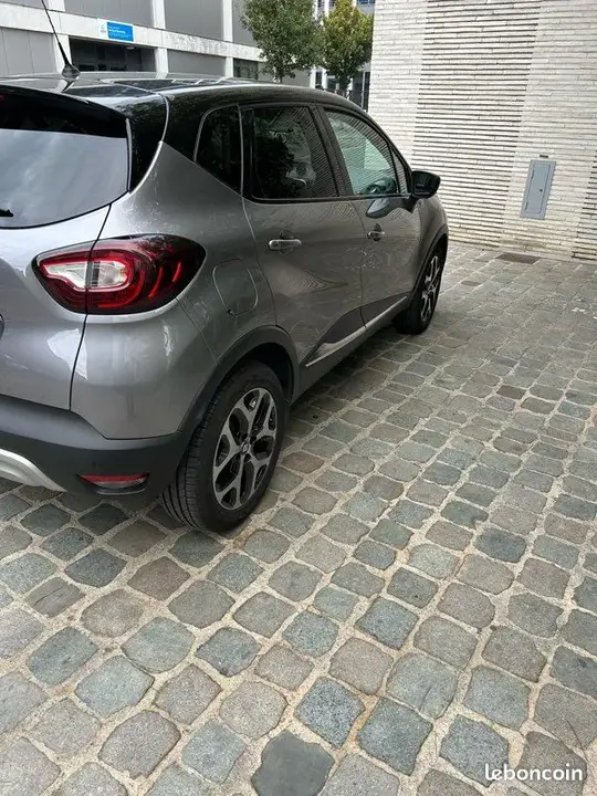 Renault Captur 2018 photo 2