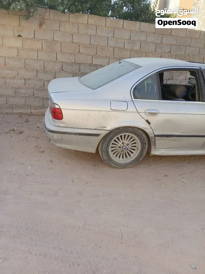 BMW 5 Series 2002 photo 2