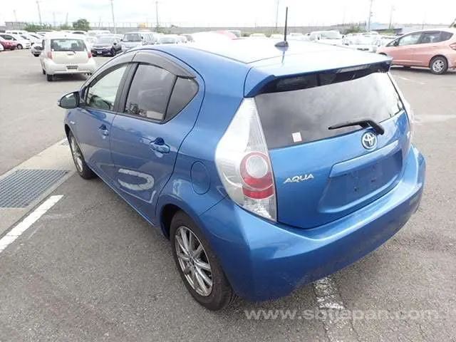 Toyota Aqua S 2013 photo 3