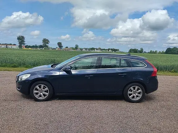 Volvo V60 2013 photo 2