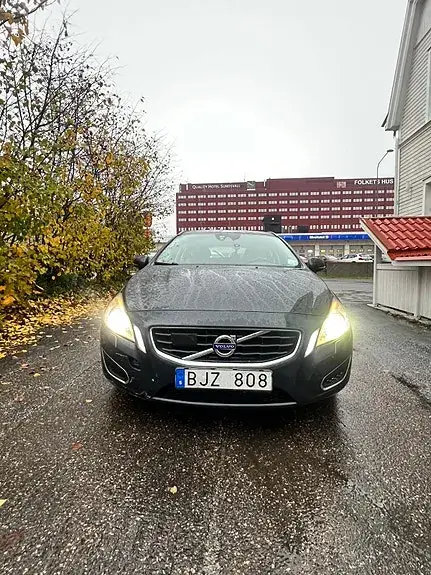 Volvo V60 2011 photo 2