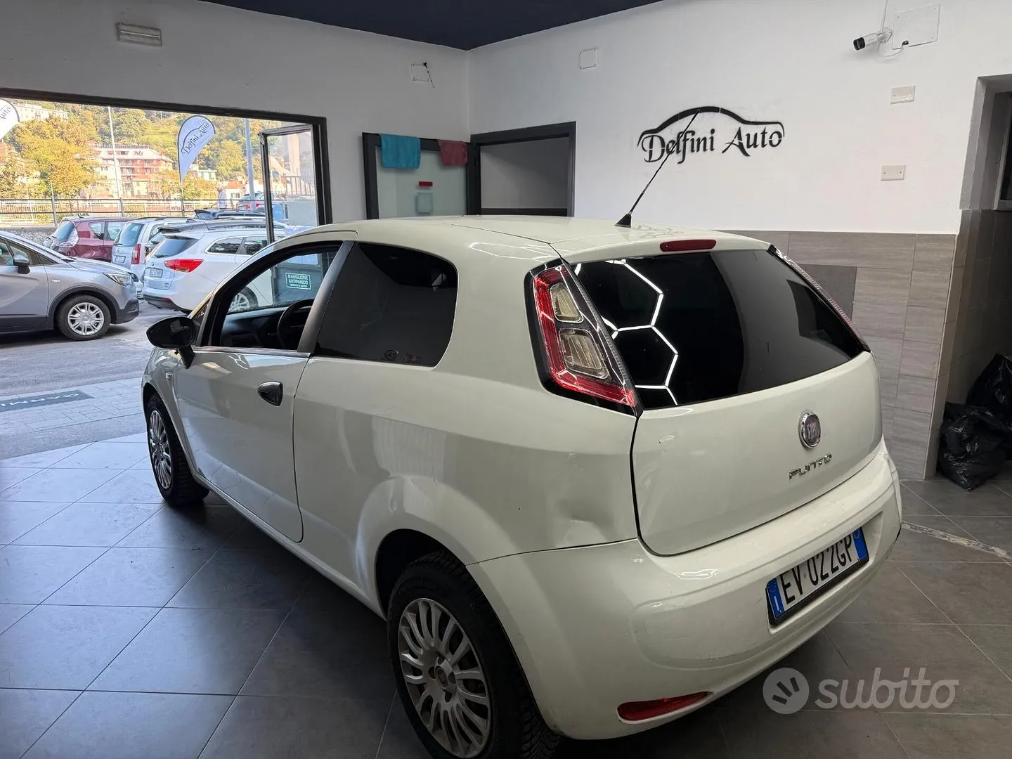 Fiat Punto 2014 photo 2