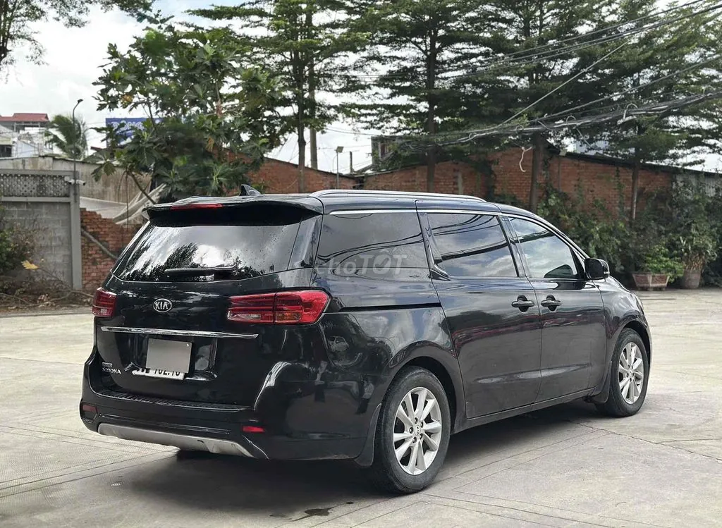 Kia Sedona 2020 photo 3