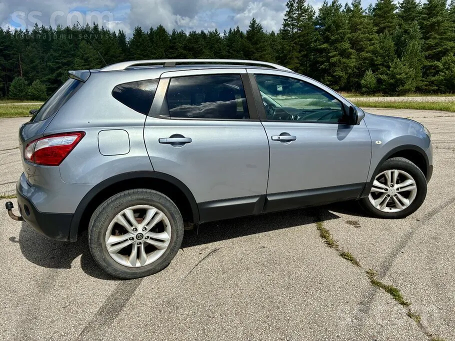 Nissan Qashqai 2011 photo 2