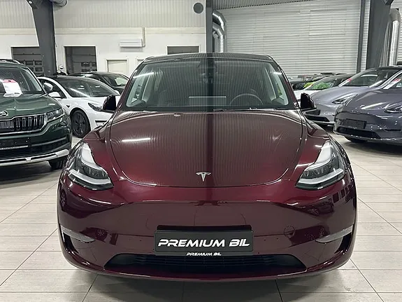 Tesla Model Y 2023 photo 2