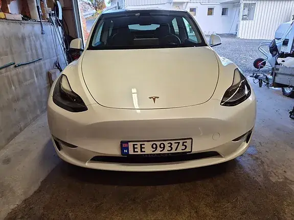 Tesla Model Y 2023 photo 3