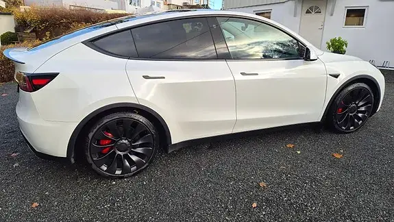 Tesla Model Y 2023 photo 4