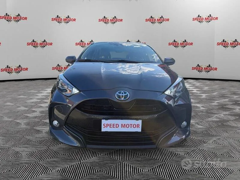 Toyota Yaris 2022 photo 2