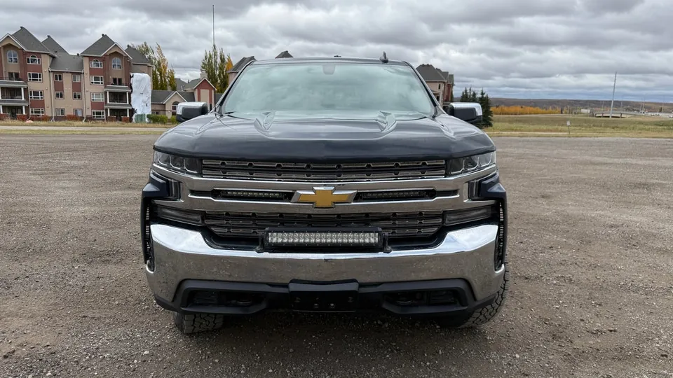 Chevrolet Silverado 1500 2021 photo 3